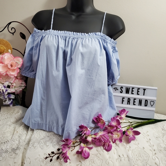 H&M Tops - H&M off shoulder w/spaghetti strap to